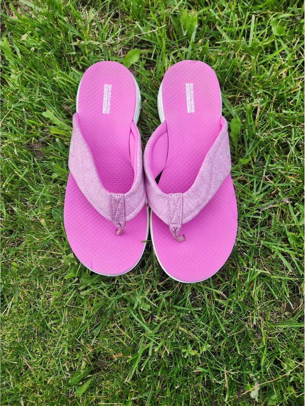 Sketchers pink Goga Mat Sandals Size 9 casual comfy outdoor lightweight